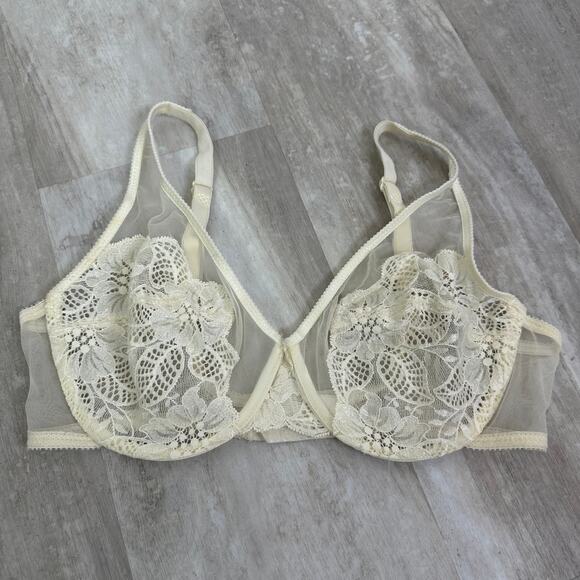 Vintage Victoria’s Secret Lace Bra - Picture 1 of 5